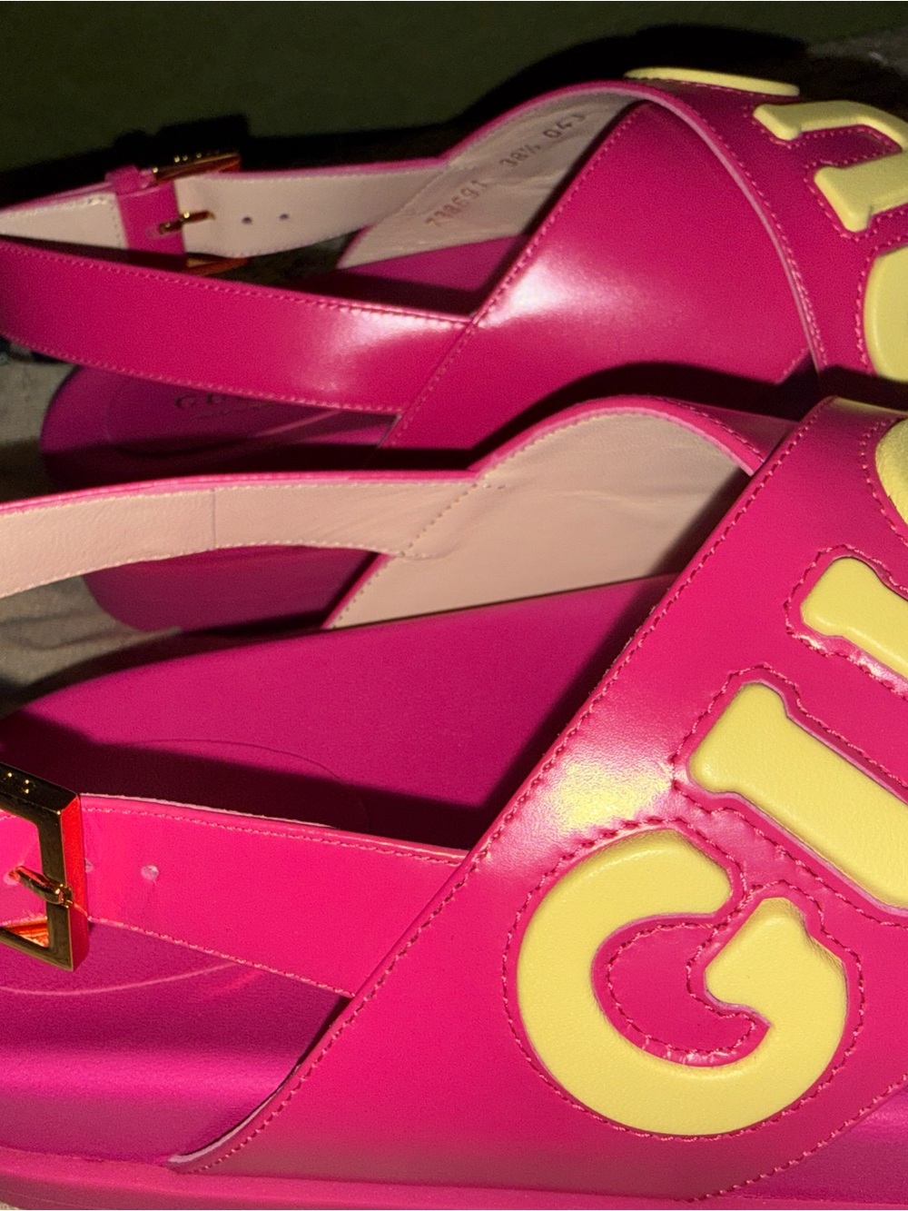 Gucci Calfskin Elizabeth Nappa Charlotte Logo Slingback Sandals 38.5 Fuchsia - Picture 9 of 15